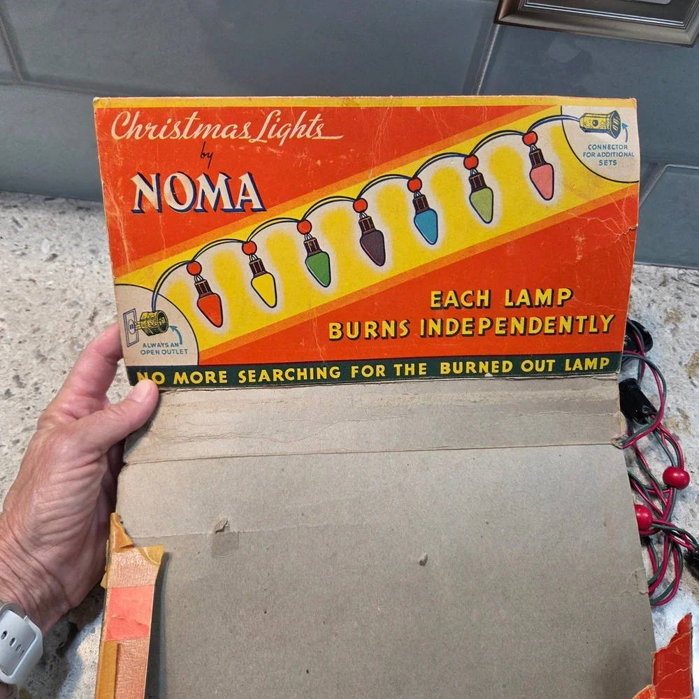 Vintage 1939 NOMA Christmas Lights 7 Socket String Red Green Wire Original Box